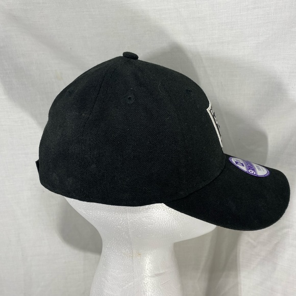 Las Vegas (Oakland) Raiders New Era Velcro adjustable Hat, size OS Youth. - Picture 5 of 6
